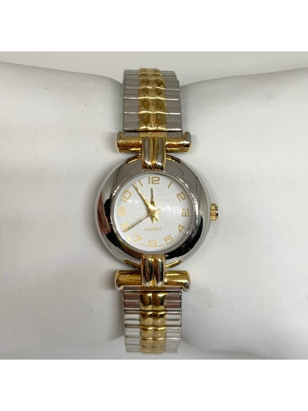 Women’s quartz analog watch silver gold tone 23mm stretch band running